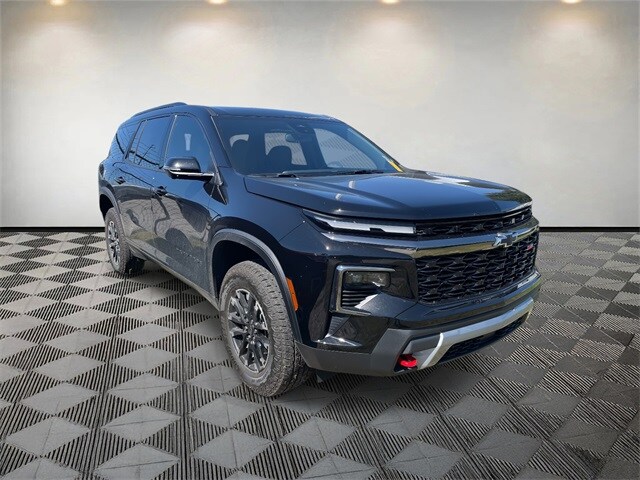 2024 Chevrolet Traverse photo 2