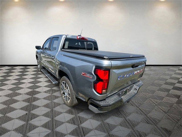 2023 Chevrolet Colorado Z71 photo 2