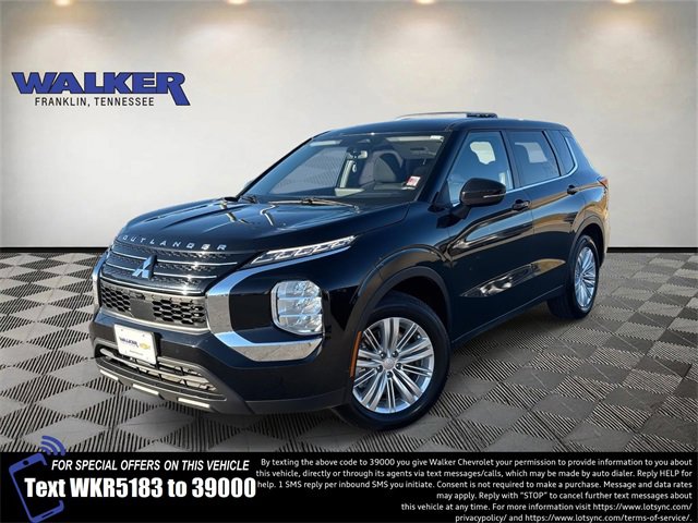 2024 Mitsubishi Outlander ES's photo