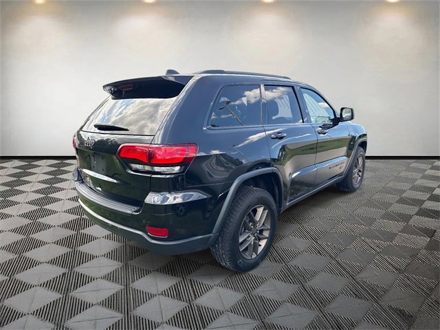 2016 Jeep Grand Cherokee Laredo photo 2
