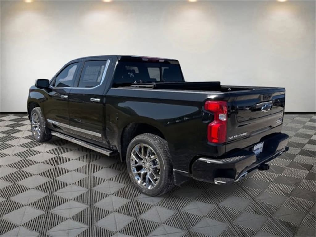 New 2026 Chevrolet Silverado 1500 High Country Truck Crew Cab