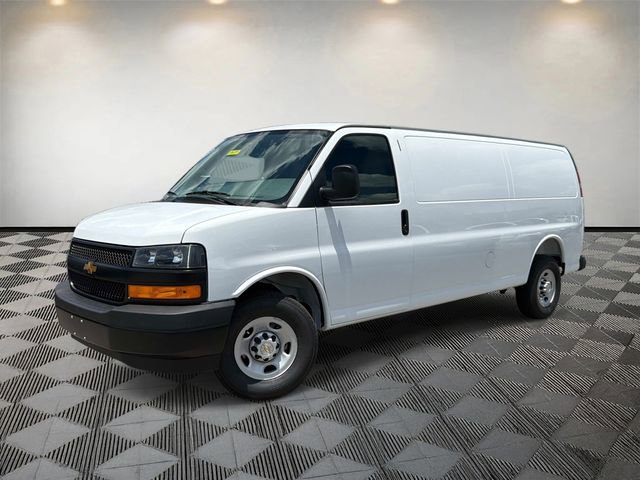 2026 Chevrolet Express 2500 Extended Work Van HD's photo