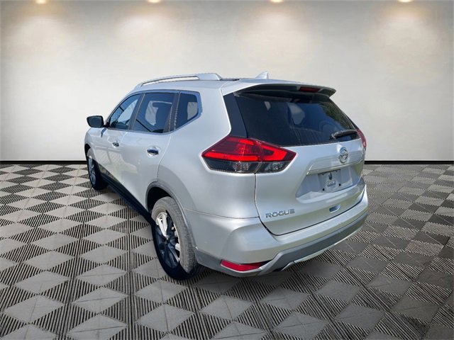 2017 Nissan Rogue SV photo 4