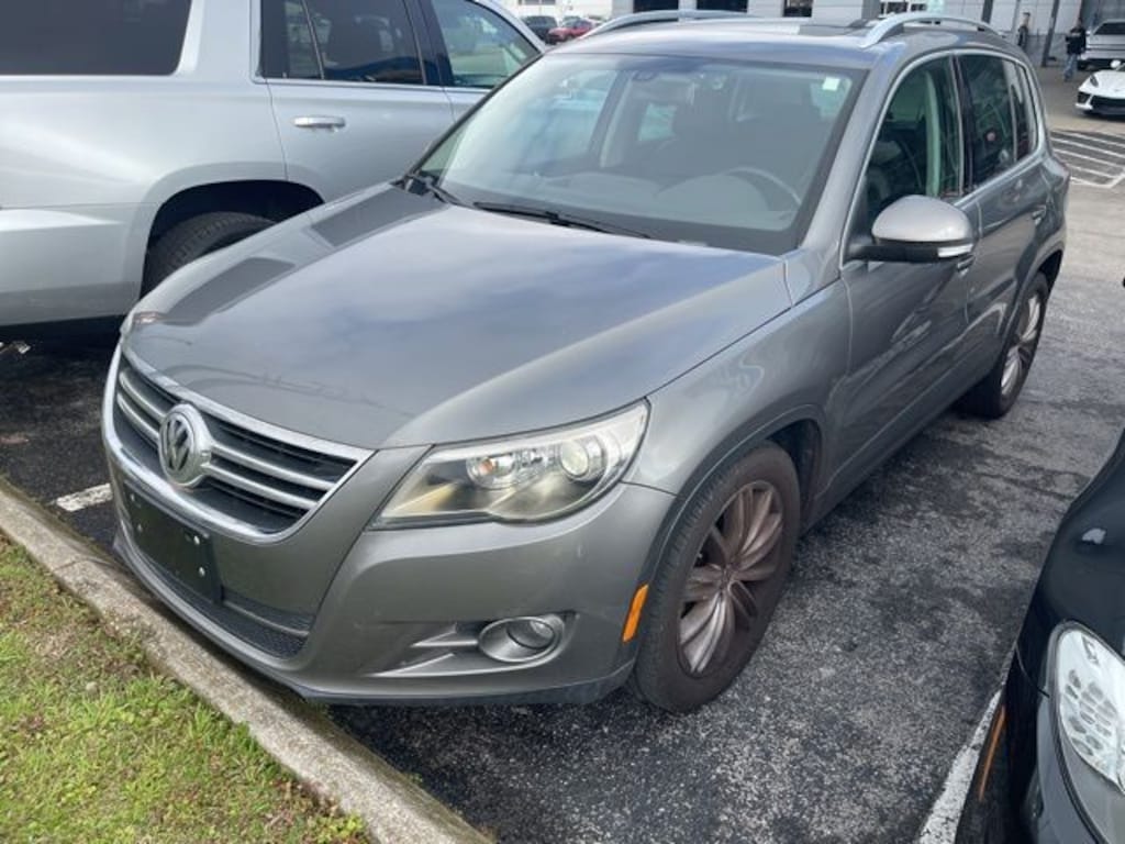 Used 2010 Volkswagen Tiguan SEL SUV