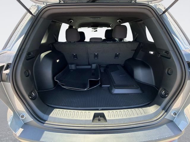 2026 Chevrolet Equinox LT - Photo 12