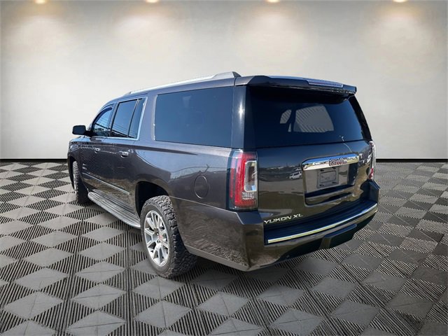 2017 Gmc Yukon XL Denali photo 2