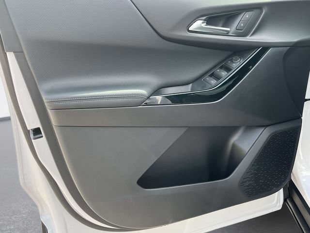 2027 Chevrolet Equinox LT - Photo 19