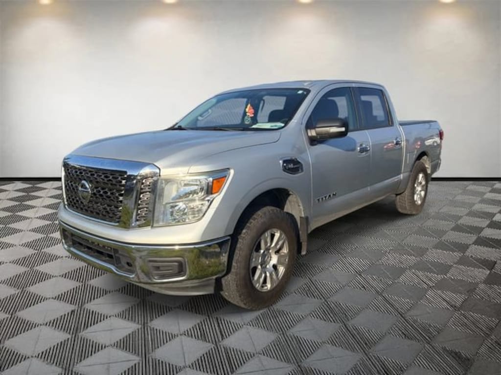 Used 2017 Nissan Titan SV Truck Crew Cab
