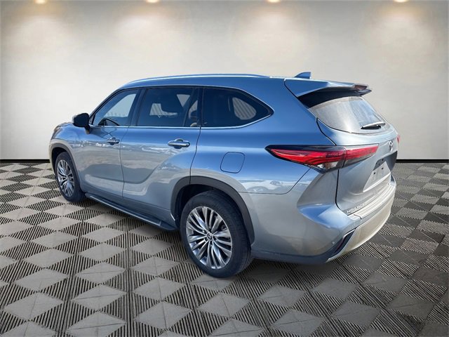 2022 Toyota Highlander Platinum photo 2