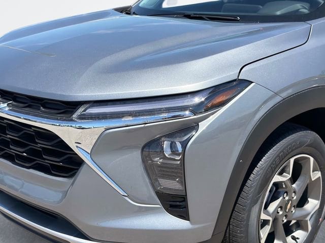 2026 Chevrolet Trax LT - Photo 9