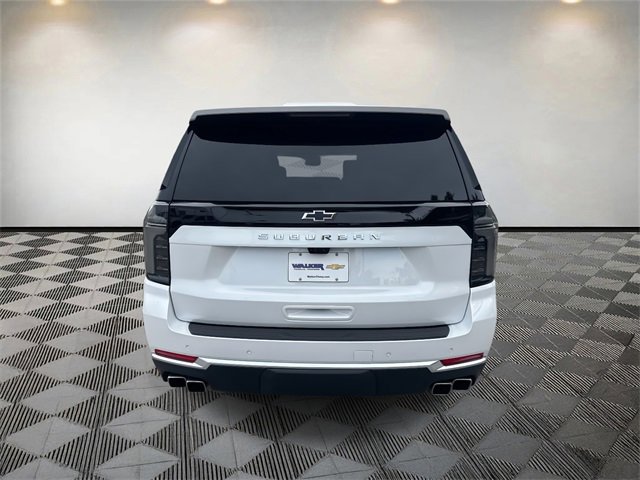 2025 Chevrolet Suburban High Country photo 3