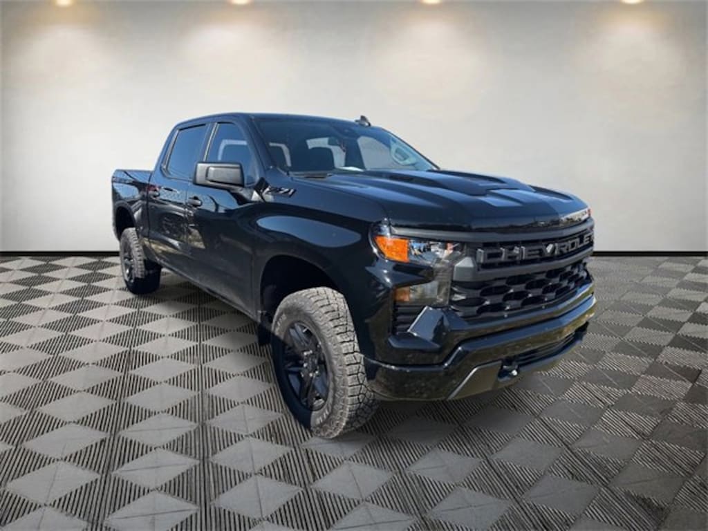 Used 2025 Chevrolet Silverado 1500 Custom Trail Boss Truck Crew Cab