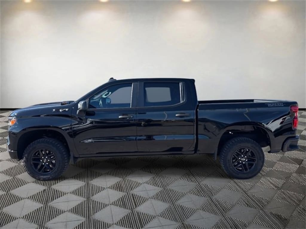 Used 2025 Chevrolet Silverado 1500 Custom Trail Boss Truck Crew Cab