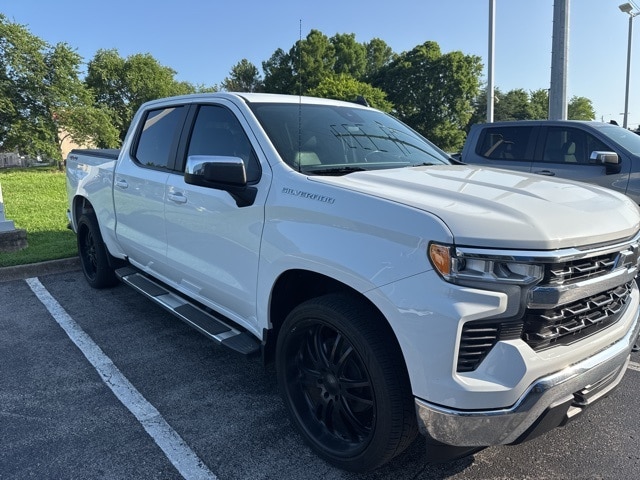 Used 2022 Chevrolet Silverado 1500 LT with VIN 1GCPDDEK5NZ586900 for sale in Franklin, TN