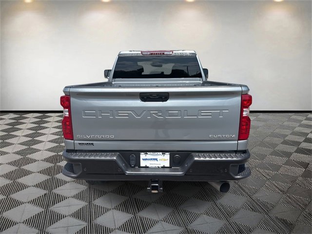 2025 Chevrolet Silverado 2500HD Custom photo 4