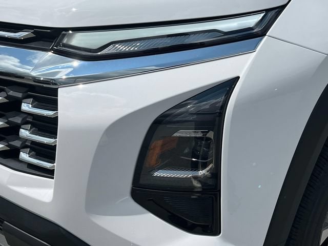 2027 Chevrolet Equinox LT - Photo 10