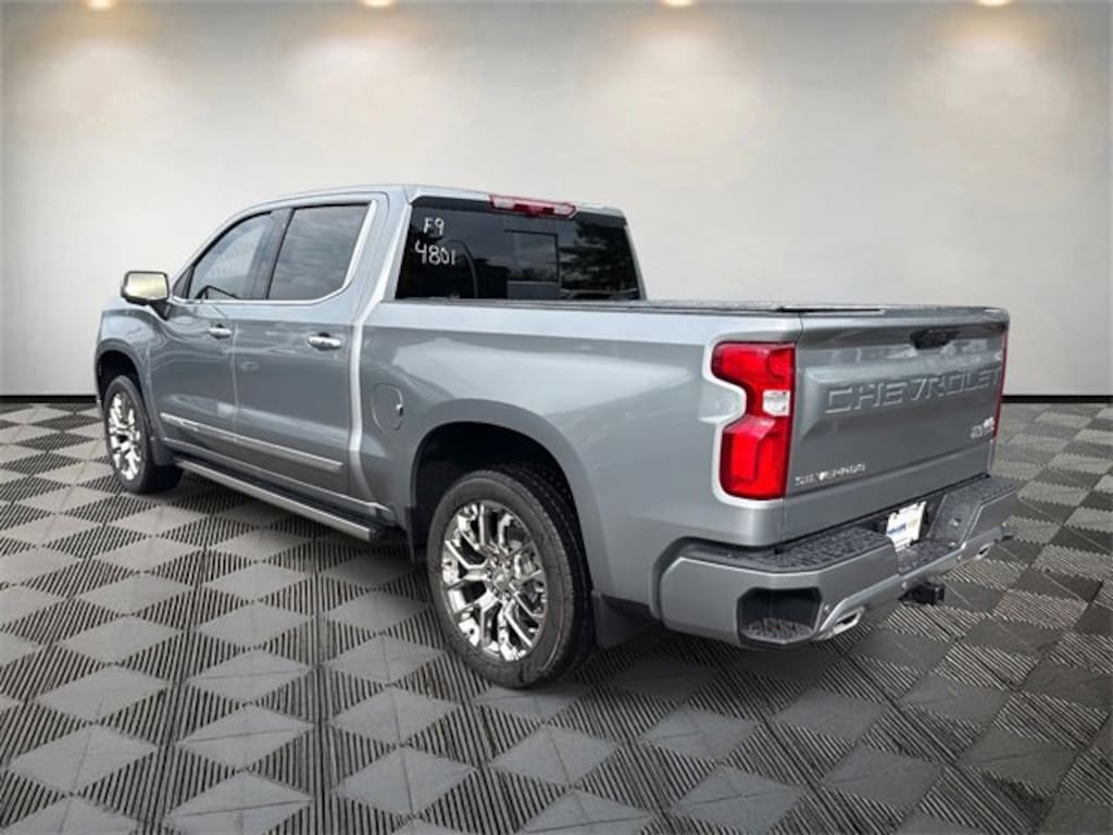 New 2026 Chevrolet Silverado 1500 High Country Truck Crew Cab