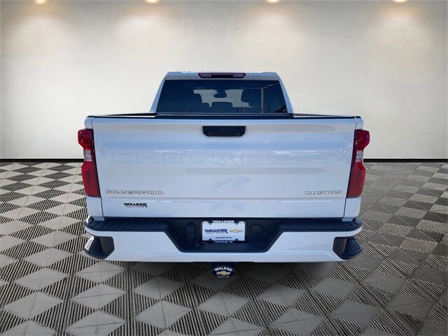 2024 Chevrolet Silverado 1500 Custom photo 4