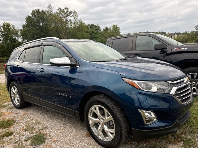 Used 2020 Chevrolet Equinox Premier with VIN 2GNAXNEV2L6210779 for sale in Franklin, TN