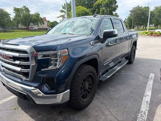 2019 GMC Sierra 4WD Crew Cab Short Box SLE's photo