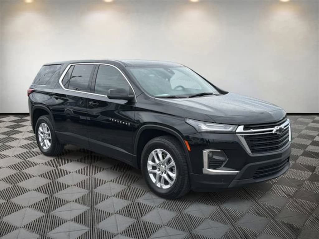 Used 2023 Chevrolet Traverse LS SUV