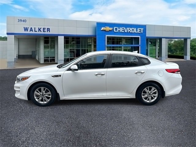 Used 2016 Kia Optima LX with VIN KNAGT4L35G5096348 for sale in Franklin, TN