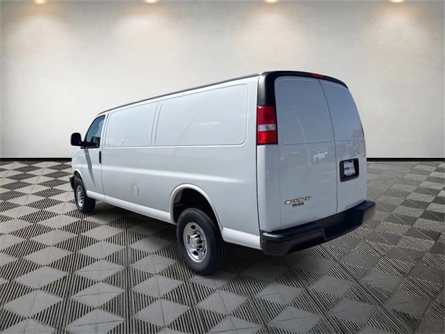 2023 Chevrolet Express Cargo 2500 photo 3