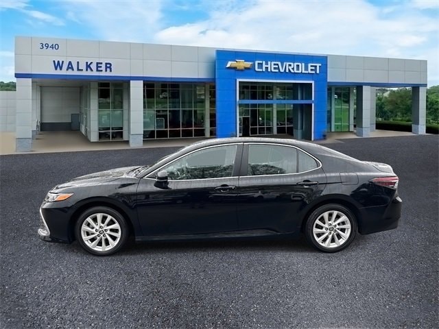 Used 2024 Toyota Camry LE with VIN 4T1C11AK5RU902869 for sale in Franklin, TN