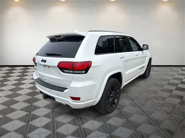 2020 Jeep Grand Cherokee Altitude photo 3