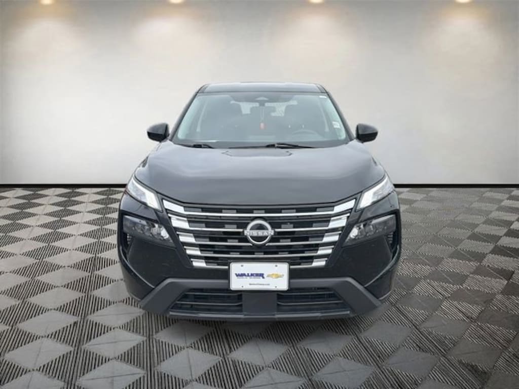 Used 2024 Nissan Rogue SV SUV