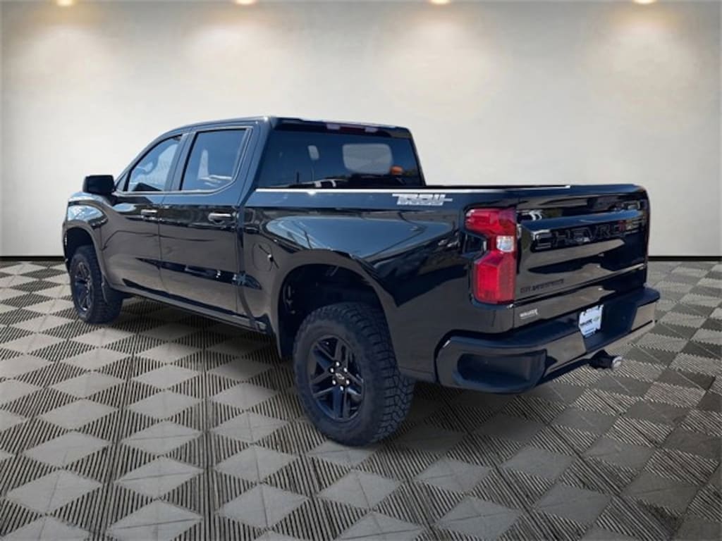 Used 2025 Chevrolet Silverado 1500 Custom Trail Boss Truck Crew Cab