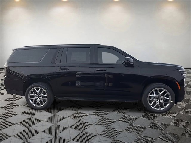 2026 Chevrolet Suburban RST photo 4