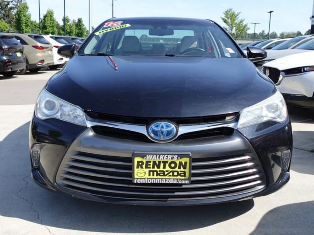 Used 2016 Toyota Camry Hybrid XLE