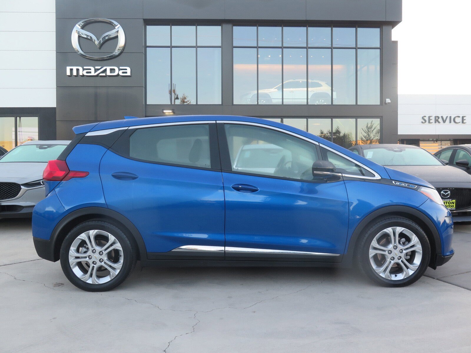 2021 Chevrolet Bolt EV photo 3