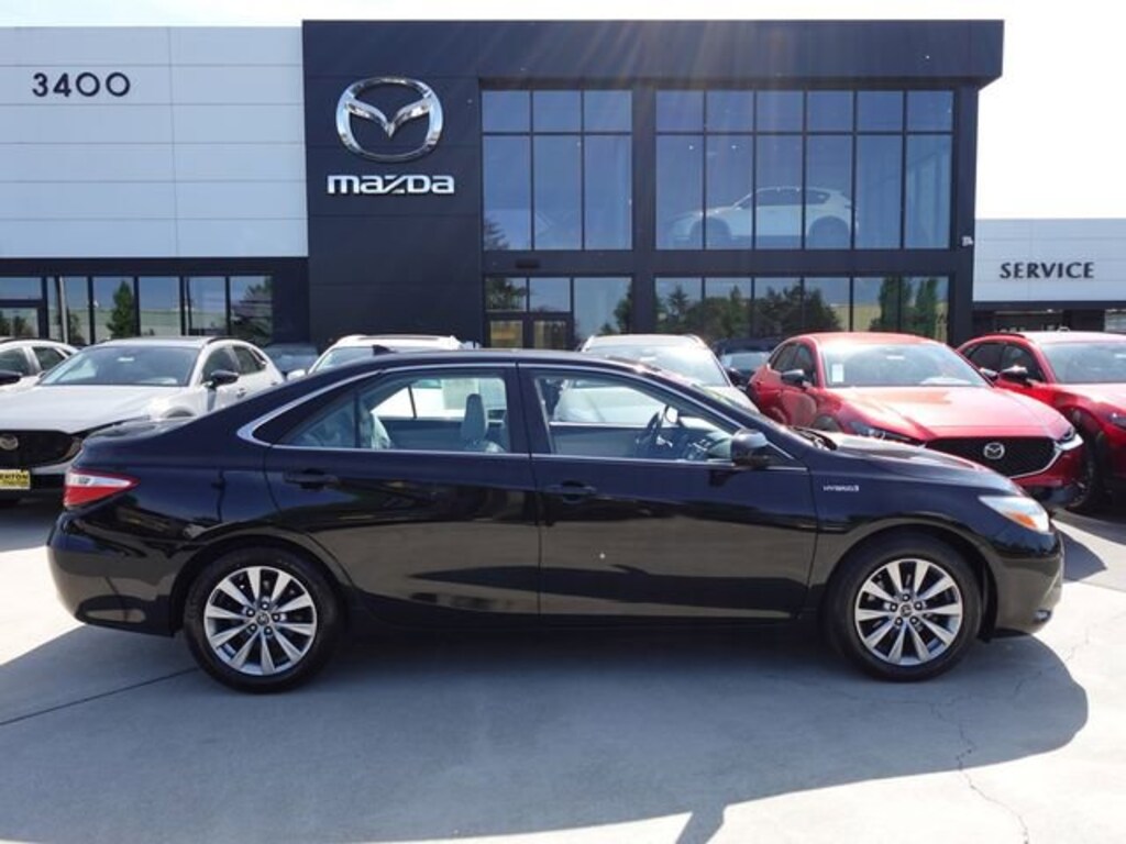 Used 2016 Toyota Camry Hybrid XLE