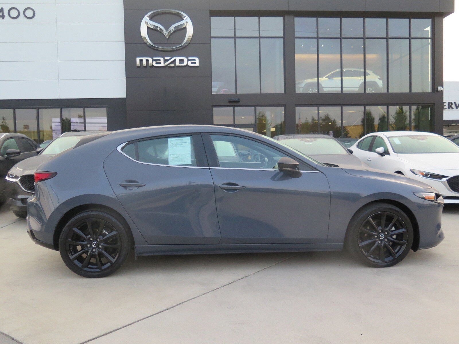 2024 Mazda Mazda3 Hatchback 2.5 s Carbon photo 2