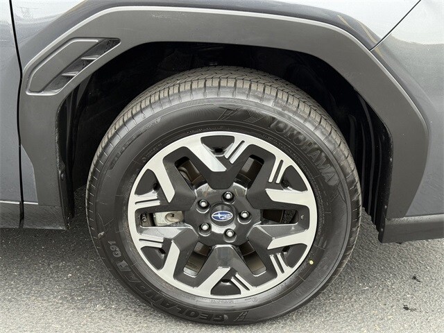 2025 Subaru Forester Base photo 3