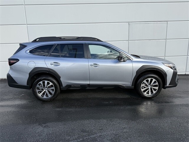 2025 Subaru Outback Premium photo 3
