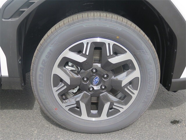 2025 Subaru Forester Premium Base photo 2