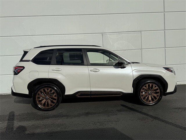 2025 Subaru Forester Sport photo 3