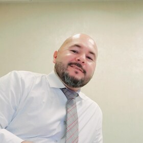 Staff member Gil from 232a399b7a18