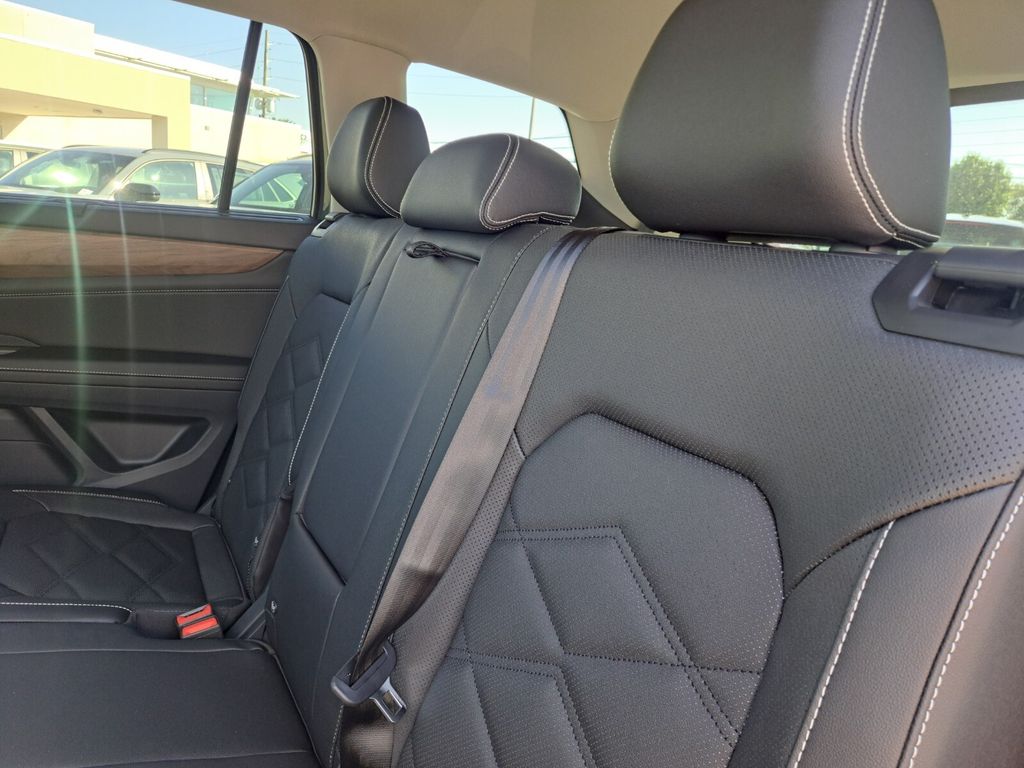 2026 Volkswagen Atlas SE w/Tech - Photo 24