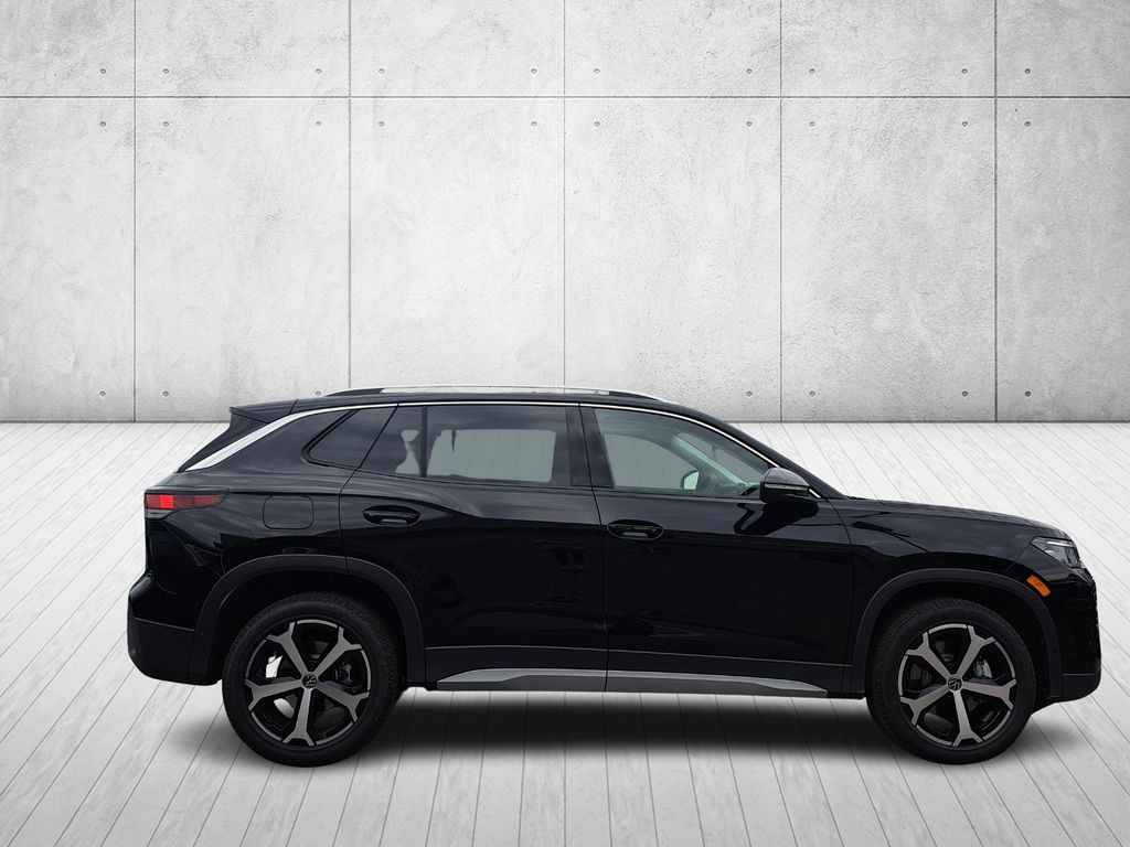 2026 Volkswagen Tiguan SE photo 3