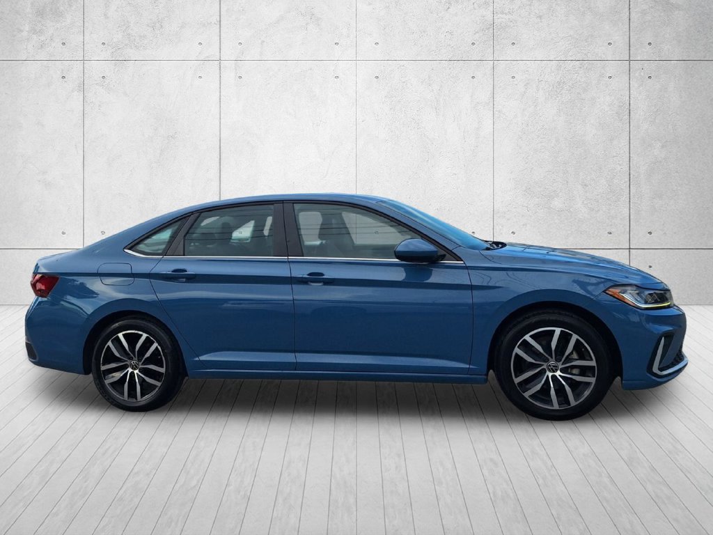 Used 2025 Volkswagen Jetta 1.5T SE Sedan