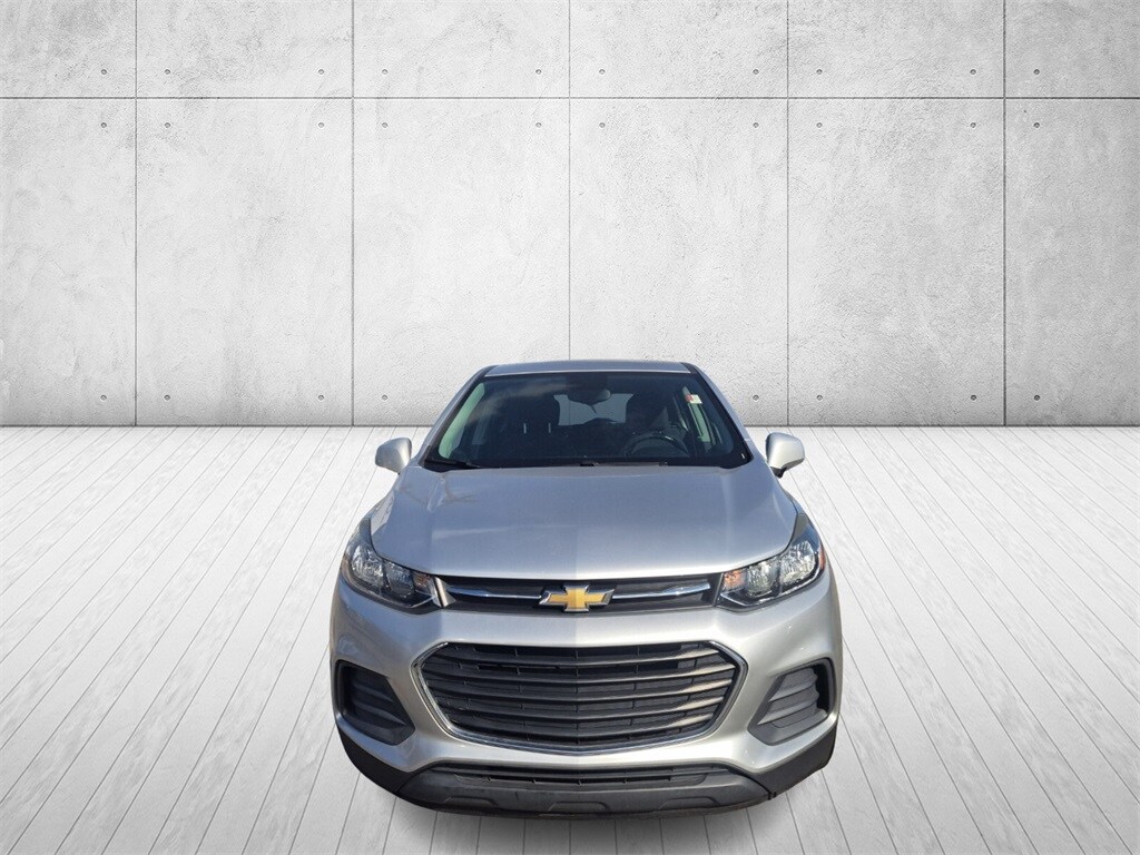 2018 Chevrolet Trax LS photo 2