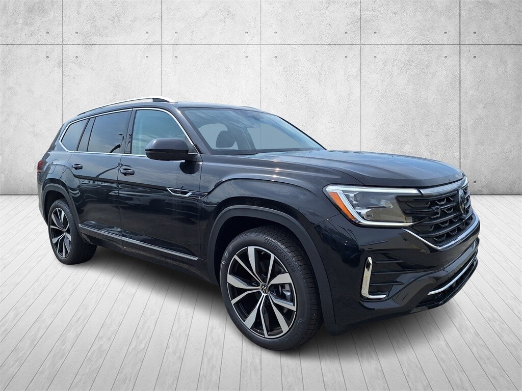 2025 Volkswagen Atlas SEL Premium R-Line photo 3