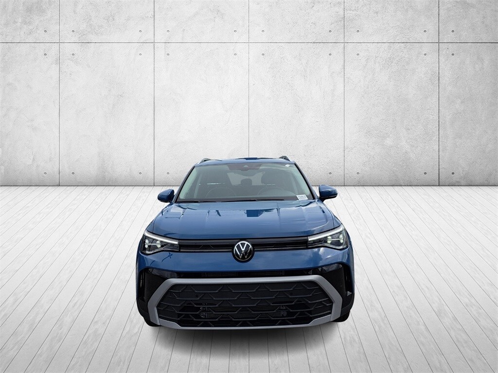 2025 Volkswagen Taos SE photo 2