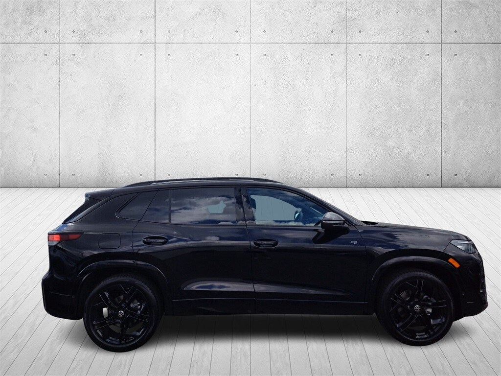 2025 Volkswagen Tiguan SE R-Line Black photo 4