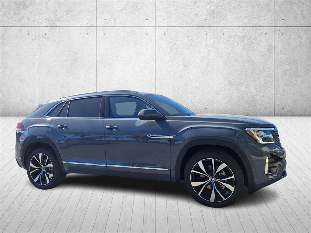 2026 Volkswagen Atlas Cross Sport SEL Premium R-Line photo 3