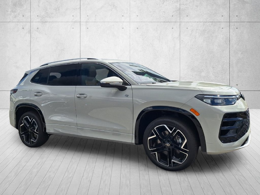 New 2026 Volkswagen Tiguan SEL R-Line Turbo SUV